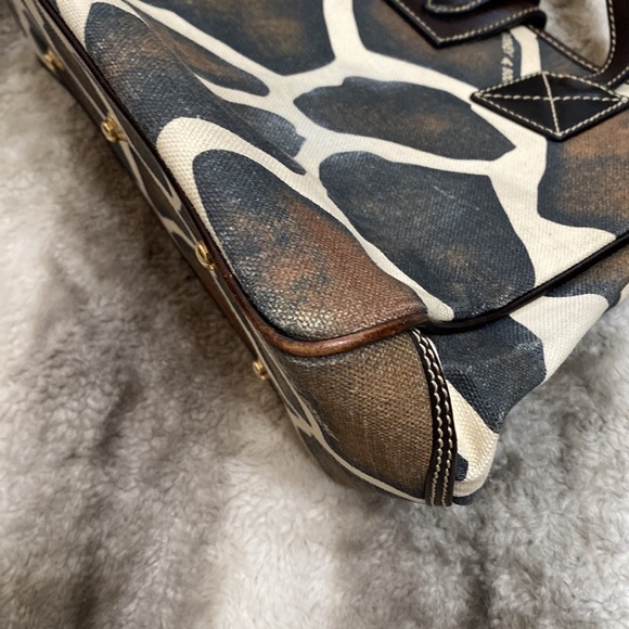 Dooney & Bourke Giraffe print shoulder bag - Picture 7 of 13